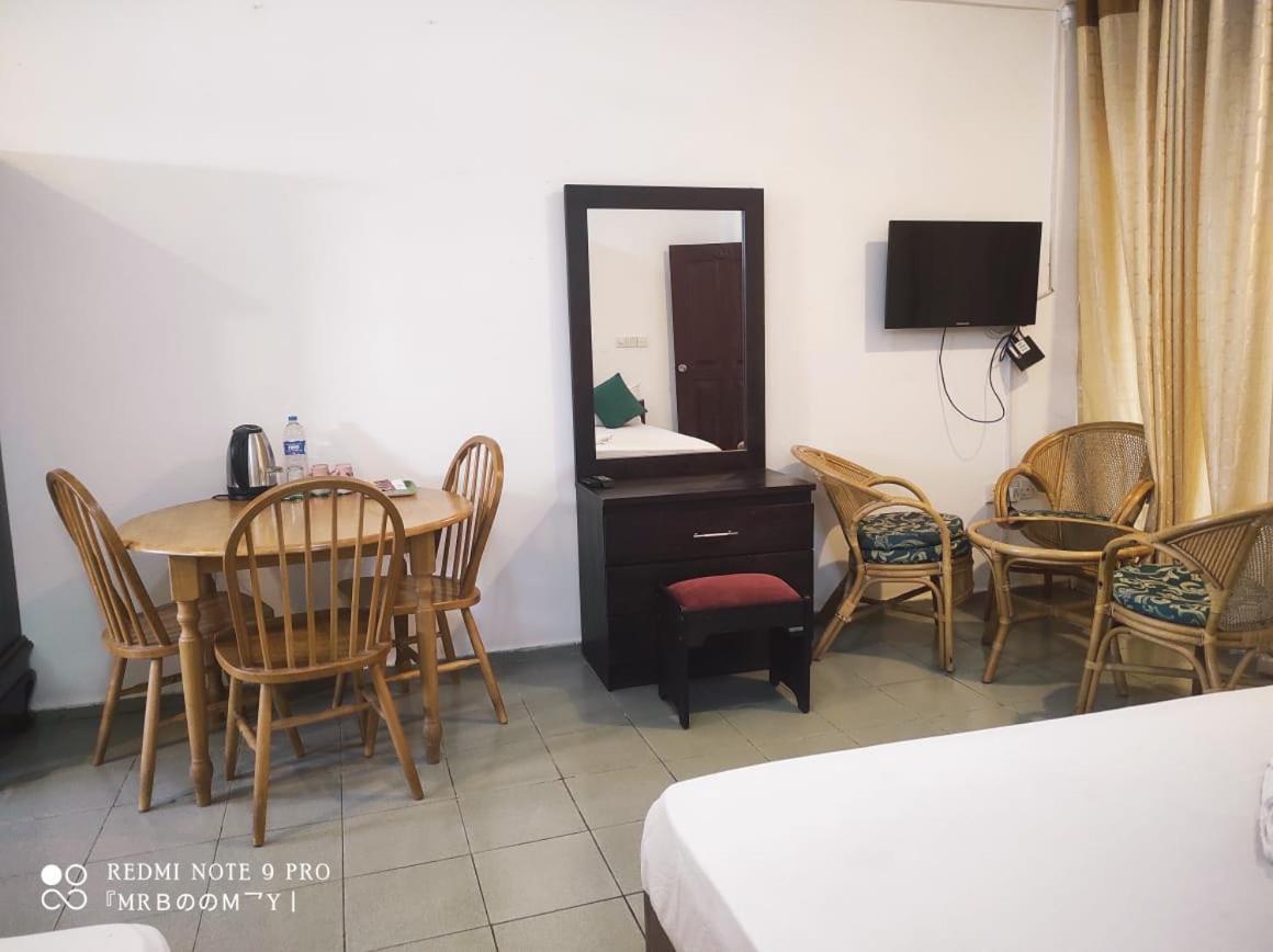 Oasis Beach Resort Negombo Zewnętrze zdjęcie