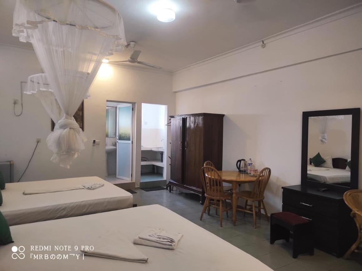 Oasis Beach Resort Negombo Zewnętrze zdjęcie